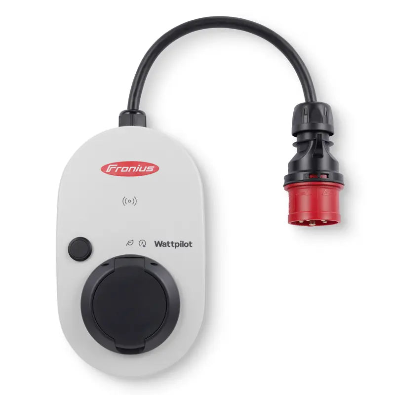 Fronius Wattpilot Go 22 J 2.0 auf weißem Hintergrund